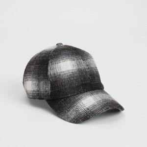NWT GAP Plaid Baseball Hat Color: Gray Plaid  OS